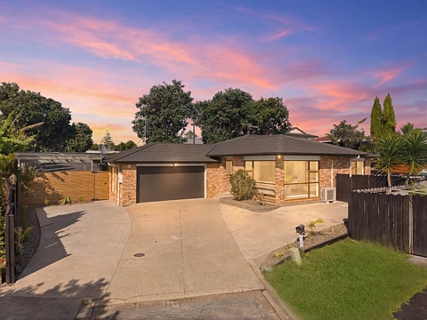 8 Caldecote Place, Flat Bush, Manukau City