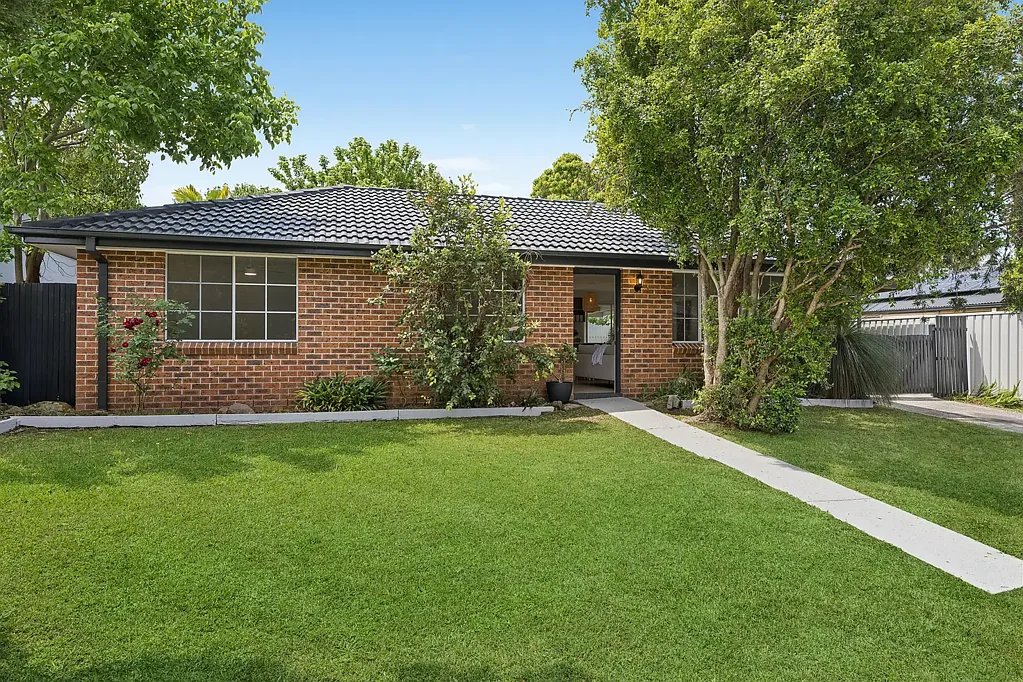 4 McLennan Street, Narara, NSW 2250