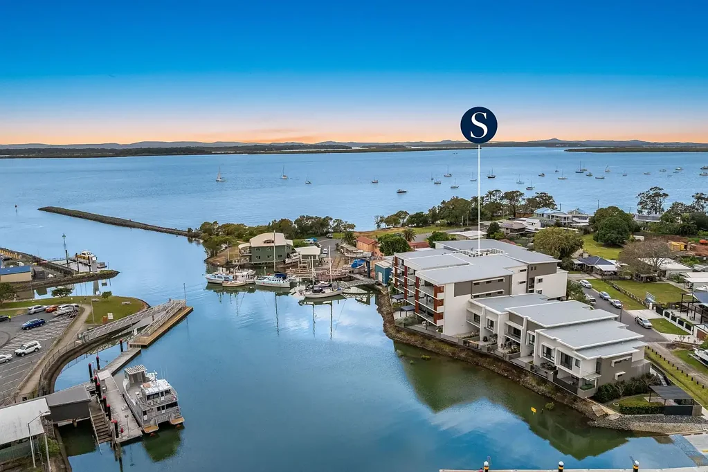 Redland Bay 3ਬੈੱਡਰੂਮ Ground Floor Waterfront Luxury – Uninterrupted Bay Views