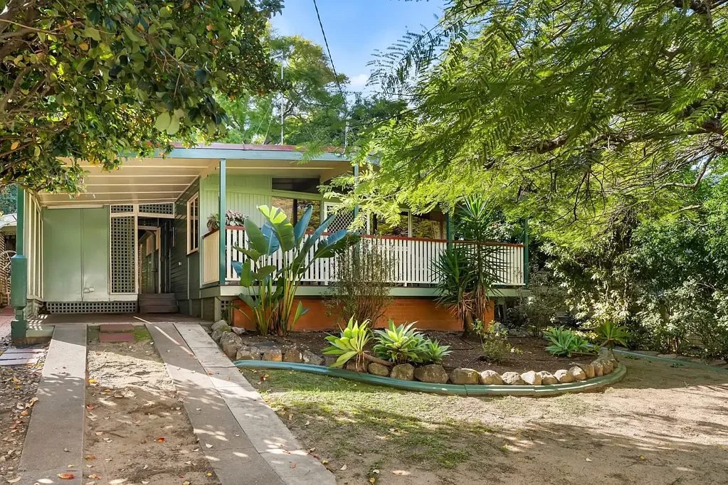 Charming 3-Bedroom Home in Convenient Corinda Location