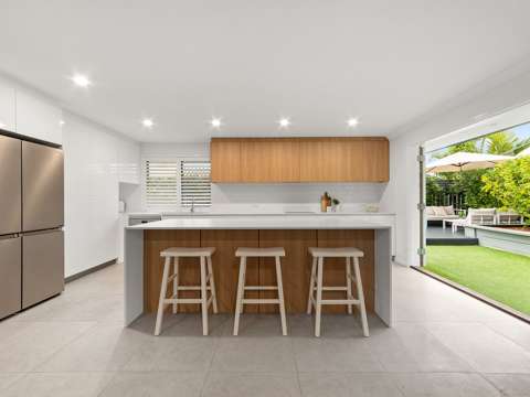 Immaculately fully renovated home in central location