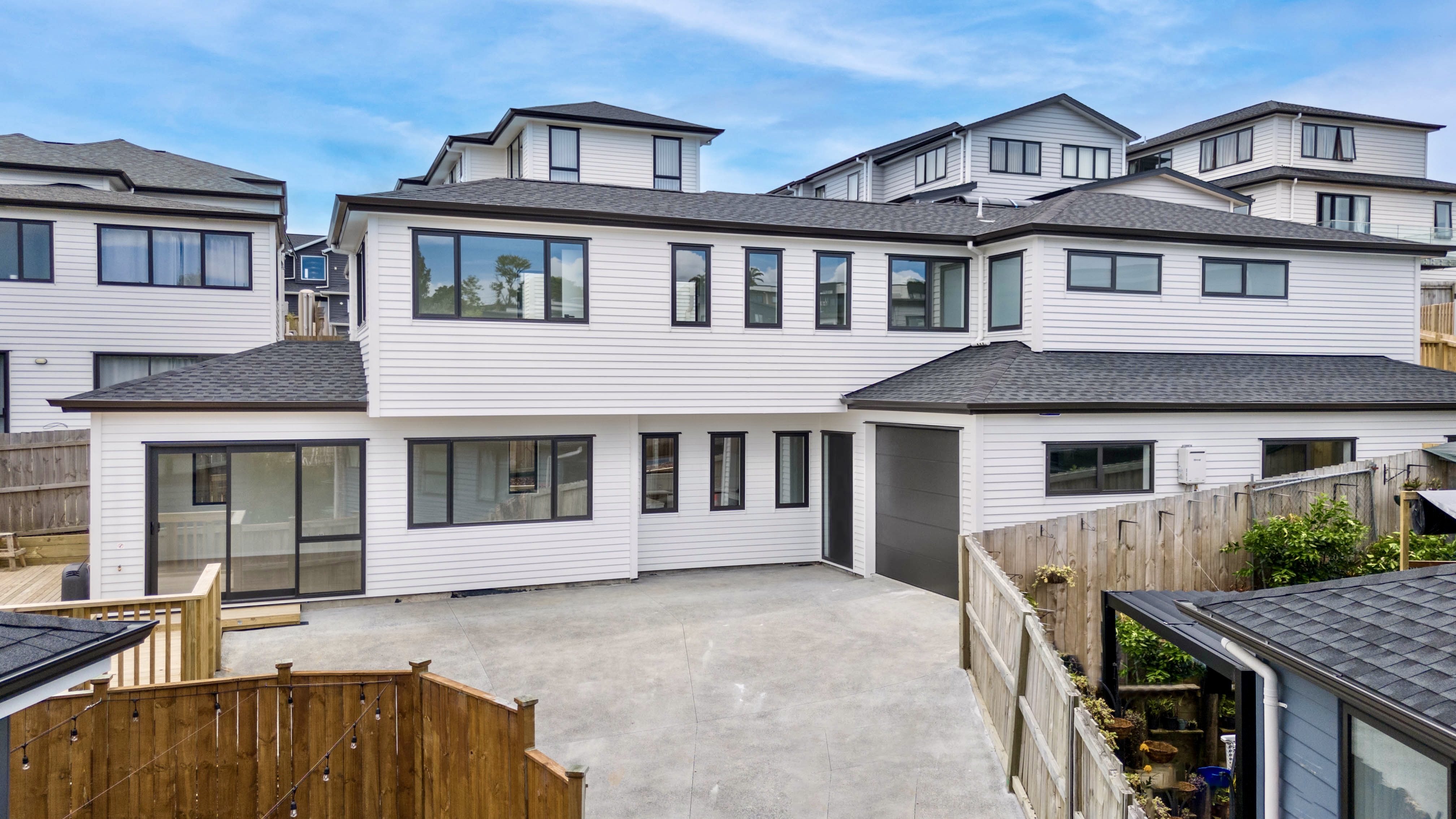 17 Lawson Creek Street, Massey, Auckland - Waitakere, 5部屋, 3バスルーム, House