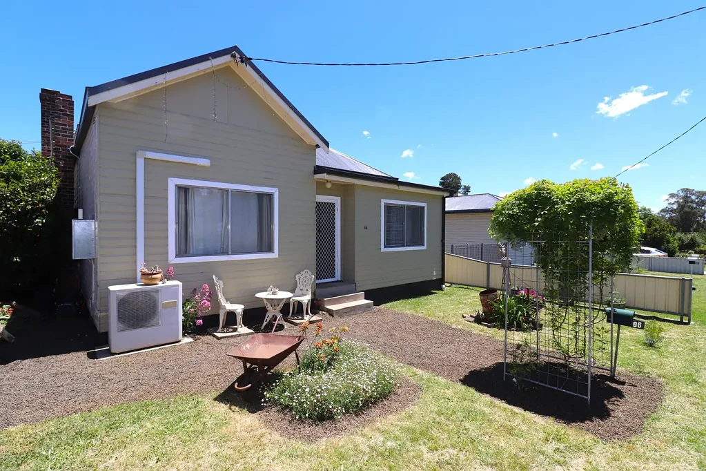 96 Hunter Street, Glen Innes, NSW 2370