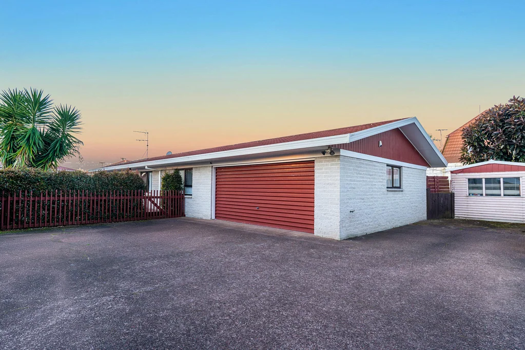 Papakura 3房  Overseas Move Means This Home Must Be Sold!