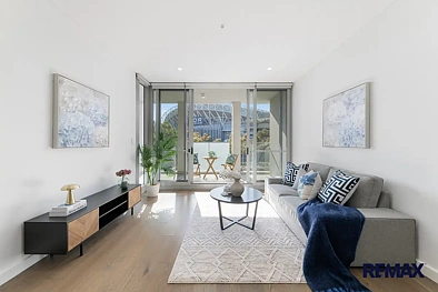 Lidcombe 1 Slaapkamer City Views & Perfect NE Aspect | 1BR + Massive Study