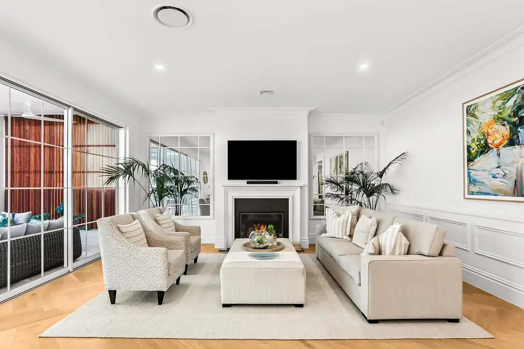 Wahroonga 5部屋 Distinguished design and luxurious scale, surrounded by exquisite poolside grounds