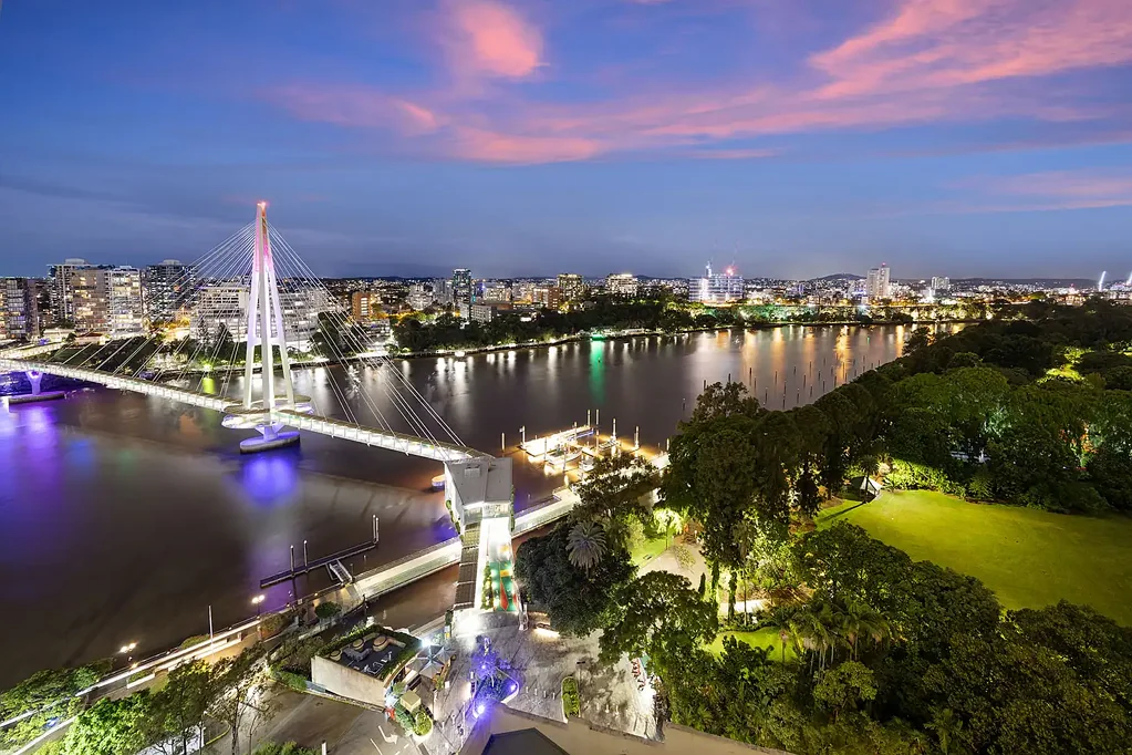 Brisbane City 3房  Unparalleled. Unrepeatable. Now Available.