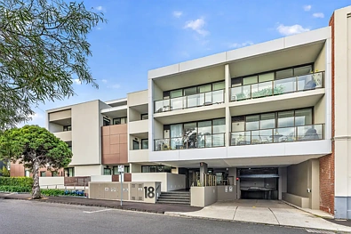 Brighton 2房 城市景观视野 开放式生活空间 现代室内设计 高质量装修 宽敞布局 充足自然光线 时尚厨房 现代电器 宽敞卧室 充足储物 优雅浴室 安全车库 转角位置 额外隐私 宁静环境 Modern Architecture with Urban Living