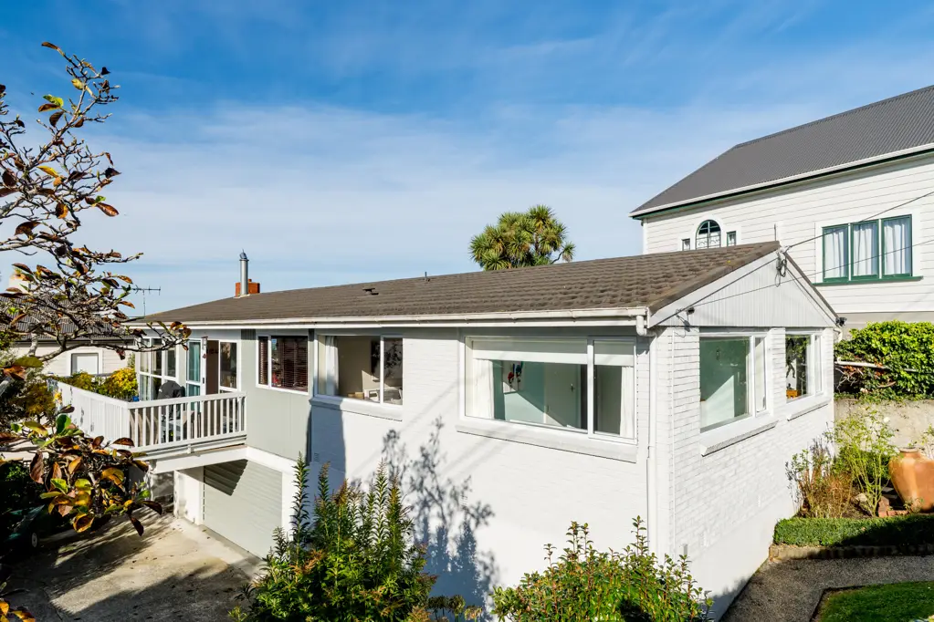 Roslyn 4Moenga Sharp new price!