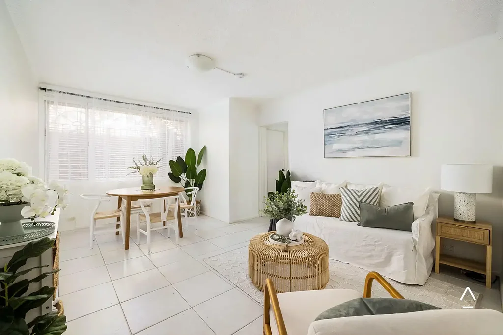 Updated One-Bedroom in Ultra-Convenient Location