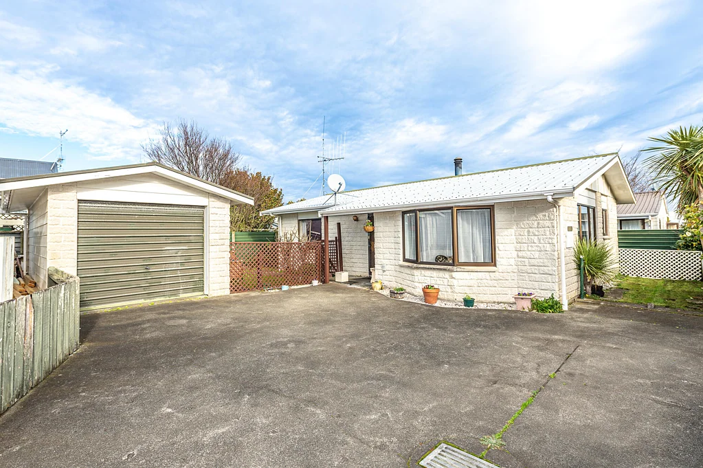 Springvale 2 Bedroom Easy living