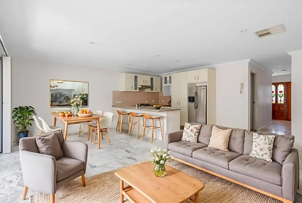 Modern Townhouse – Stylish, Spacious & Ideally Located