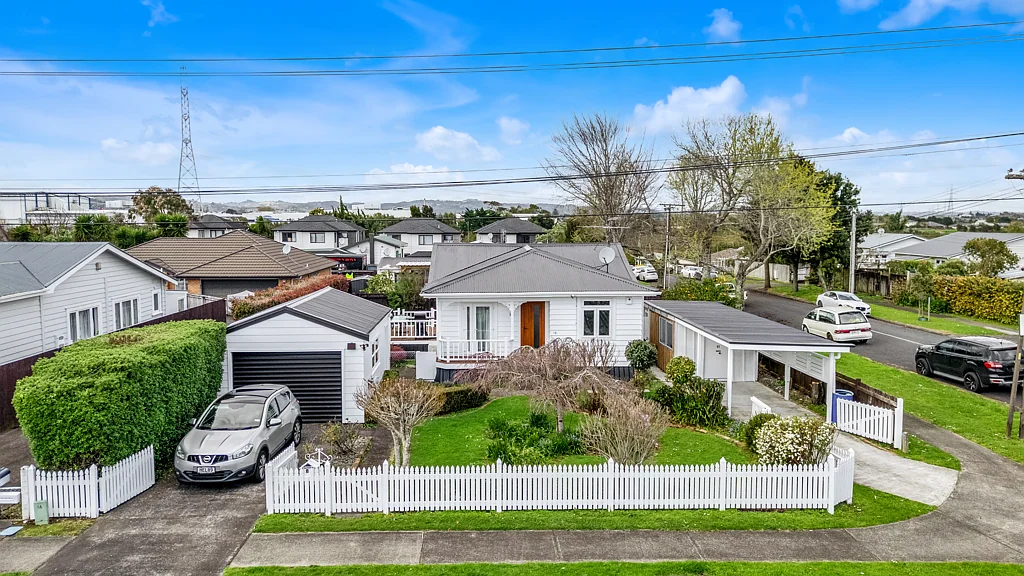 18 Graham Road, Conifer Grove, Papakura, Auckland