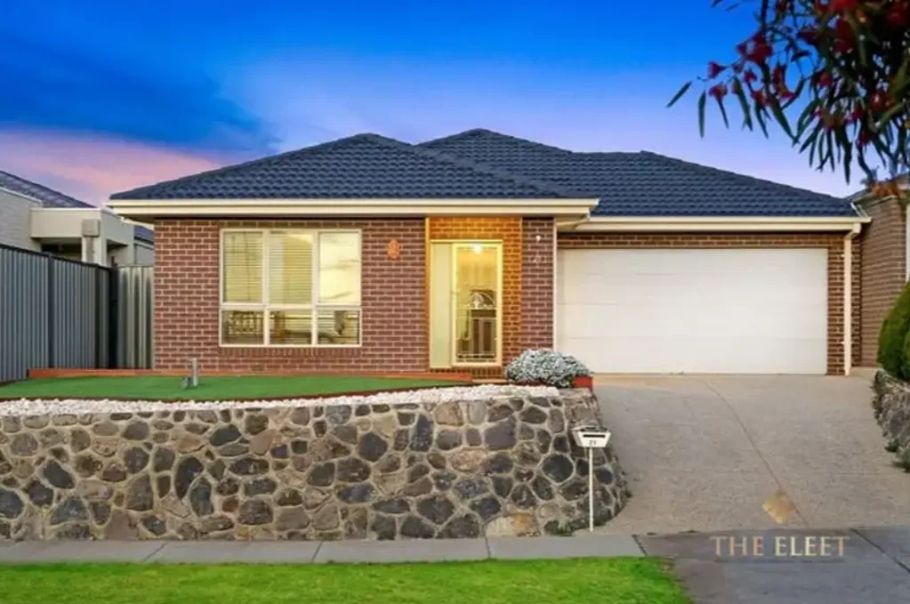 4 Bedroom Luxury Family Home with Theatre Room & Study
