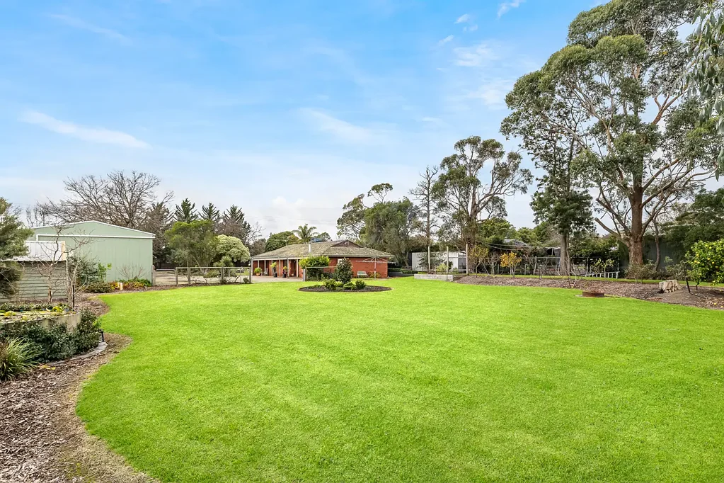 Tyabb 3غرفة نوم Renovated Family Home on 1 Acre with Incredible Shedding & Development Potential (STCA)