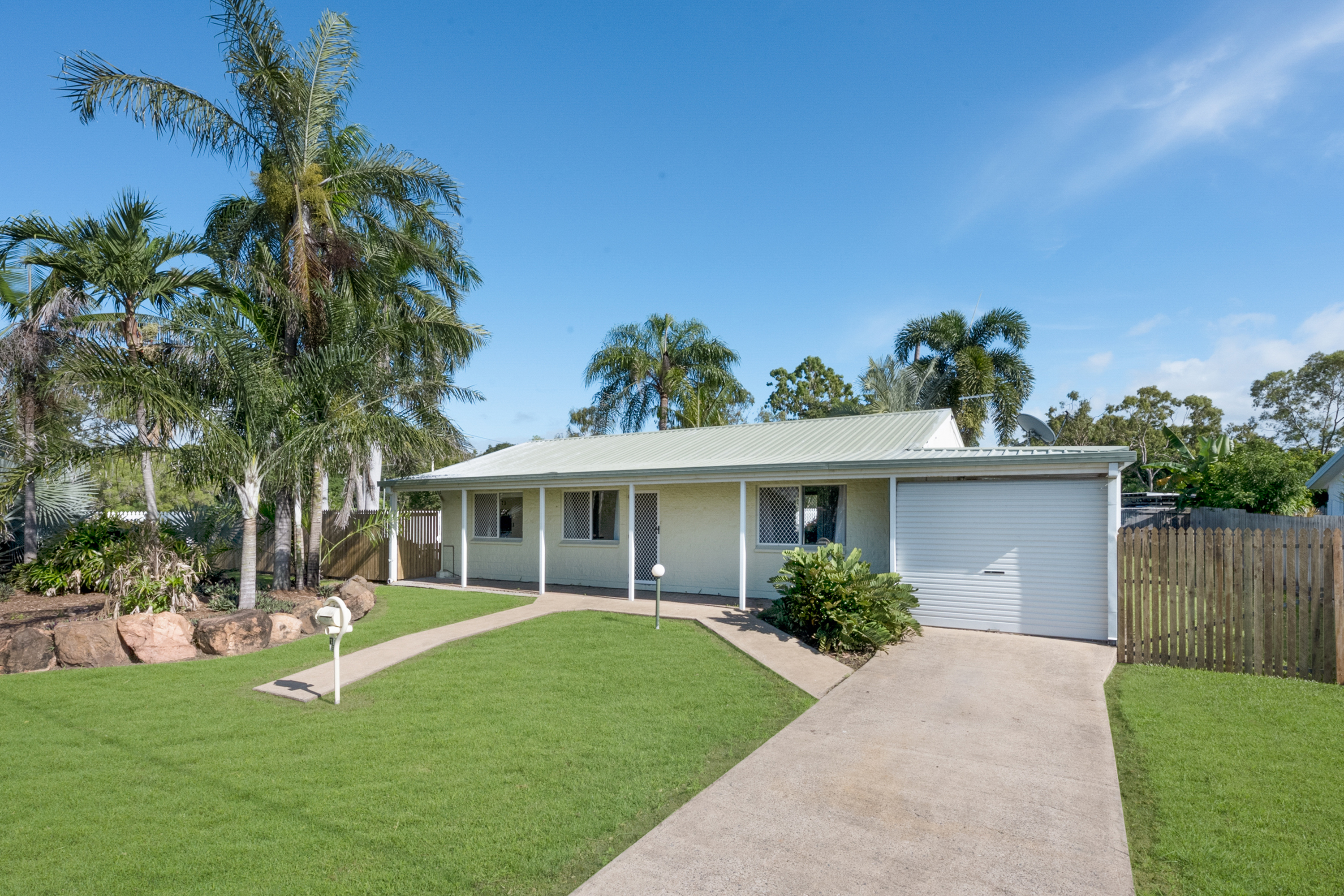 19 GARDINER CT, KELSO QLD 4815, 0 침실, 0 욕실, House