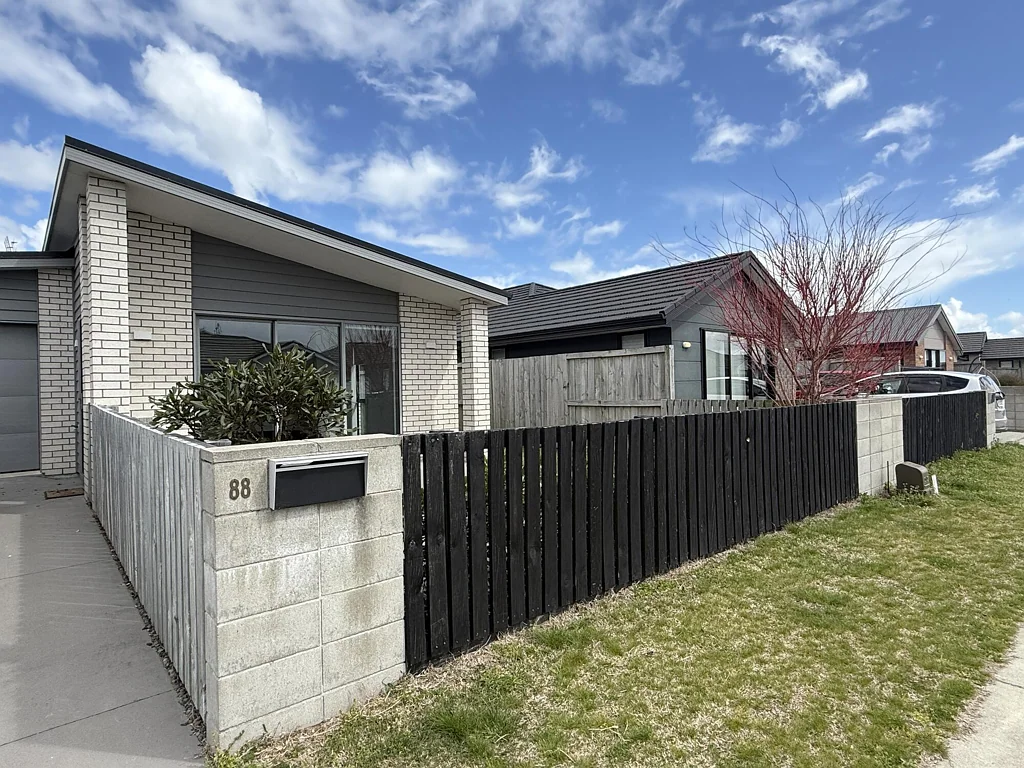 Modern, easy, Papamoa living