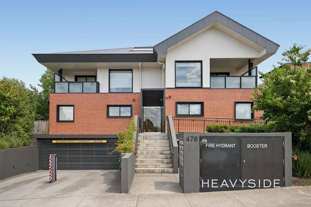 Camberwell 2 Bedroom Spacious Living | Quietly positioned at the end of this boutique complex | Convenient to everything