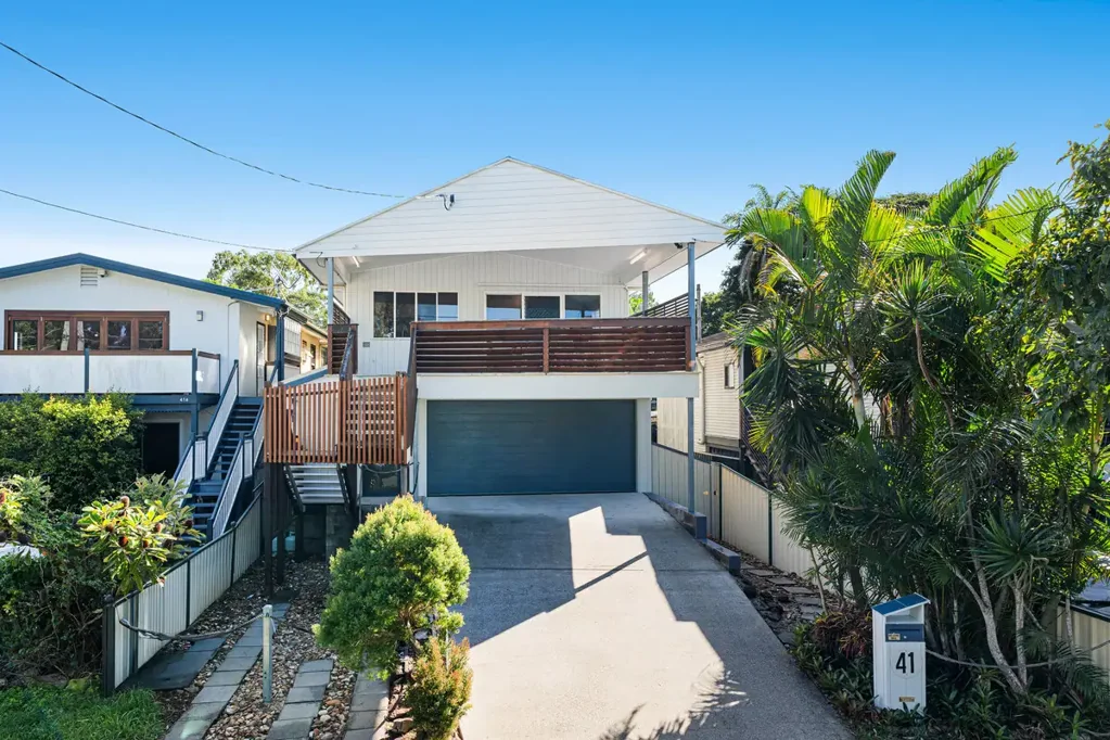 41 Bellevue Parade, Lota, QLD 4179