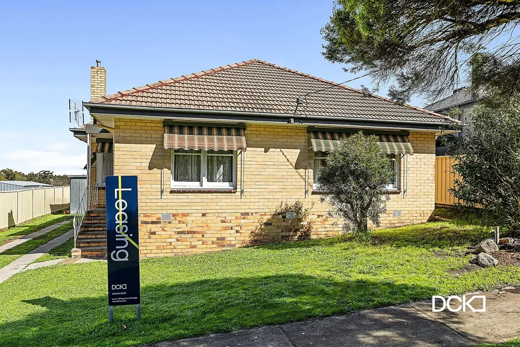 Comfortable Three-Bedroom Home with Modern Touches!