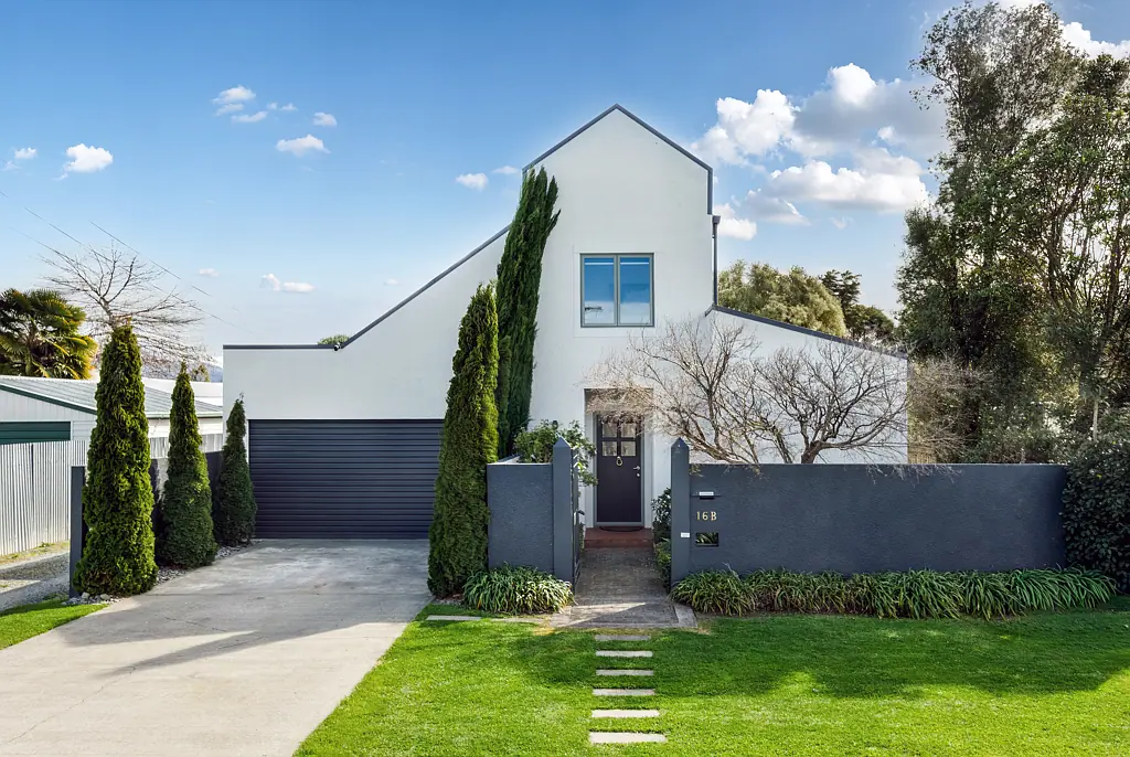 Springlands 3房  Modern Family Home In Prime Location