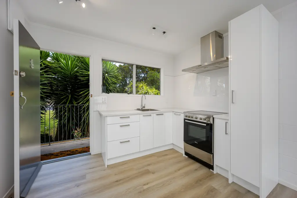 Otahuhu 2房  Renovated Gem in Central Otahuhu-Be Quick!