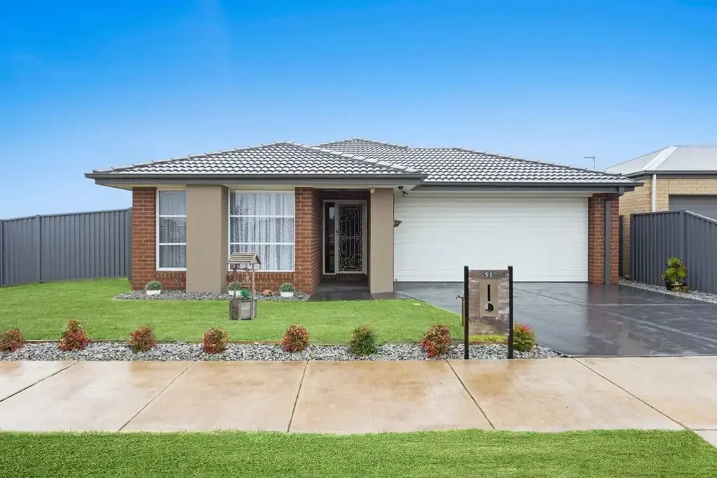 Clifton Springs 3 Slaapkamer Spacious Coastal Home with Attractive Rental Income
