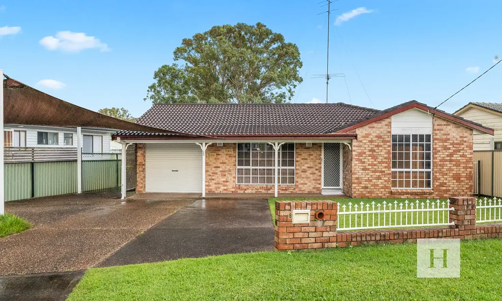 8 Spencer Road, Mannering Park, NSW 2259