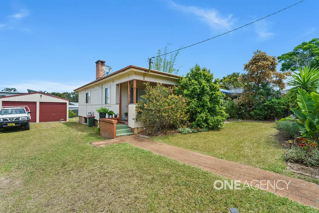 6 Lynburn Avenue, Bomaderry, NSW 2541