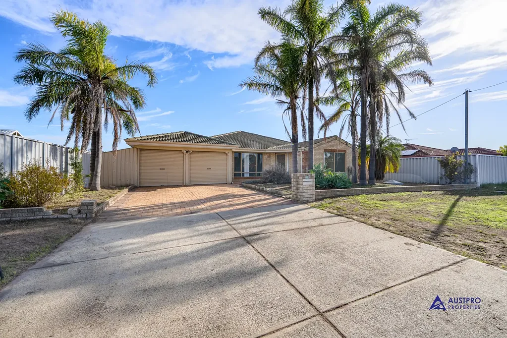 33 Nabberu Loop, Cooloongup, WA 6168