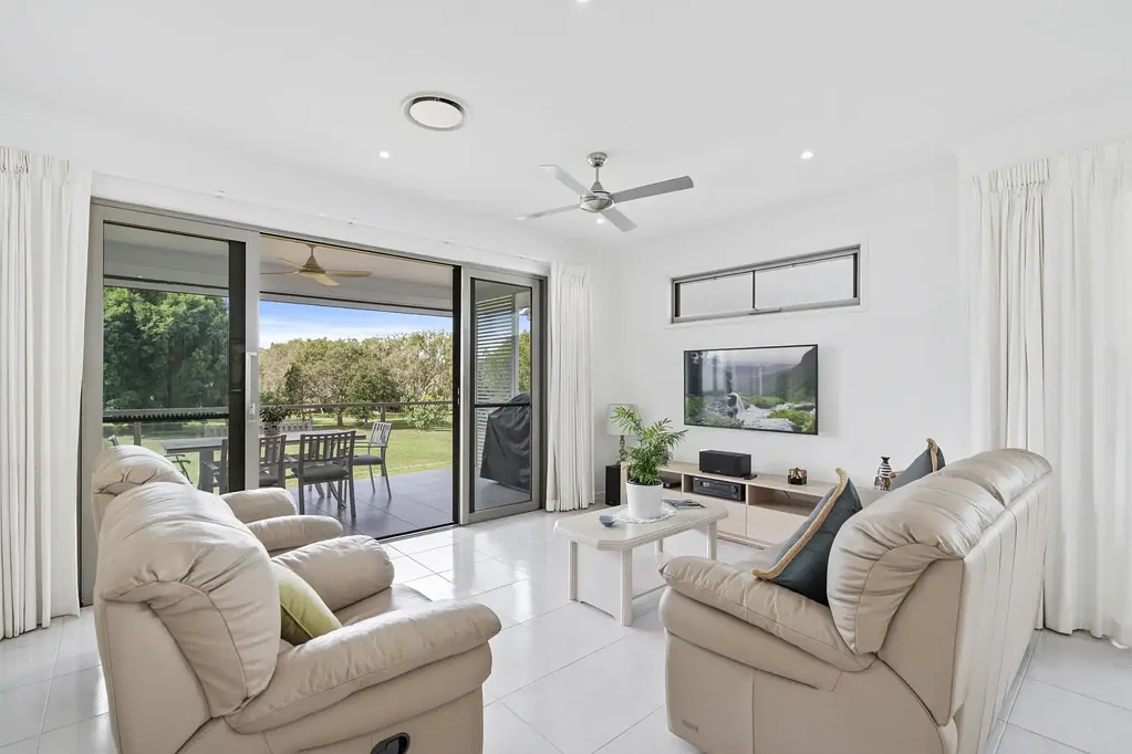 166/1 The Inlet Drive, Carrara, QLD 4211