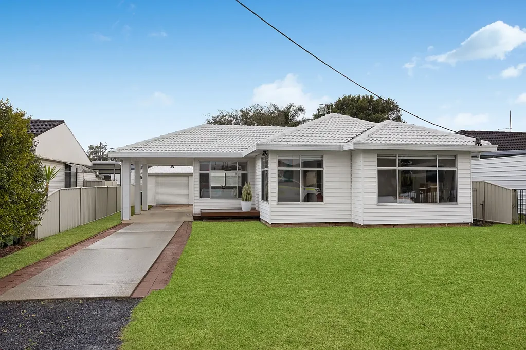 Killarney Vale 3બેડરૂમ Charming renovated home with granny flat potential in a peaceful street