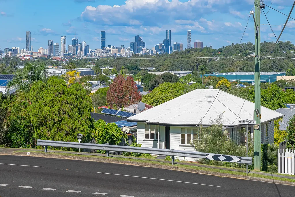 Newly Renovated Home Available Immediately, With City Views!