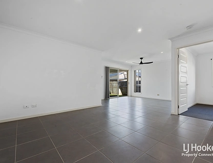 1/10-12 Montree Circuit, Kallangur, Moreton Bay Region, 3 habitaciones, 2 baños, Apartment