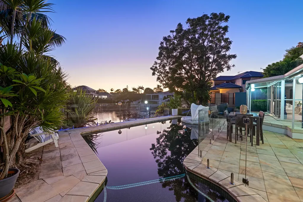 1 St Raphael Terrace, Bundall, QLD 4217