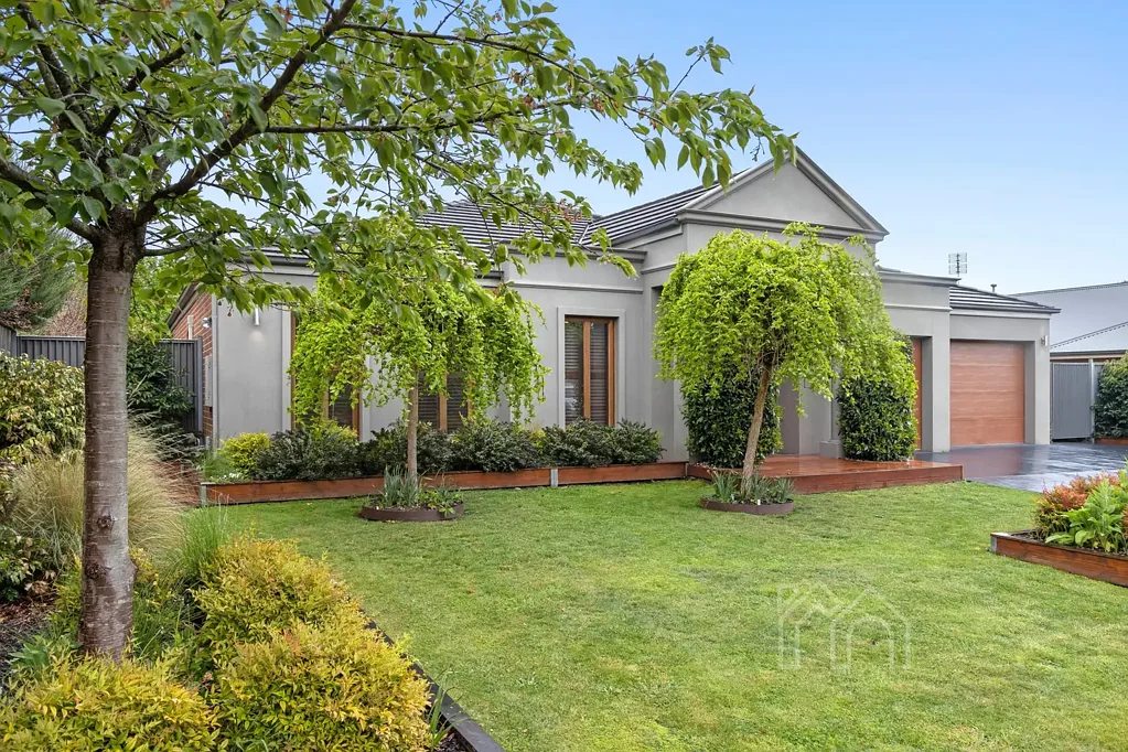 15 Roxanne Court, Woodend, VIC 3442
