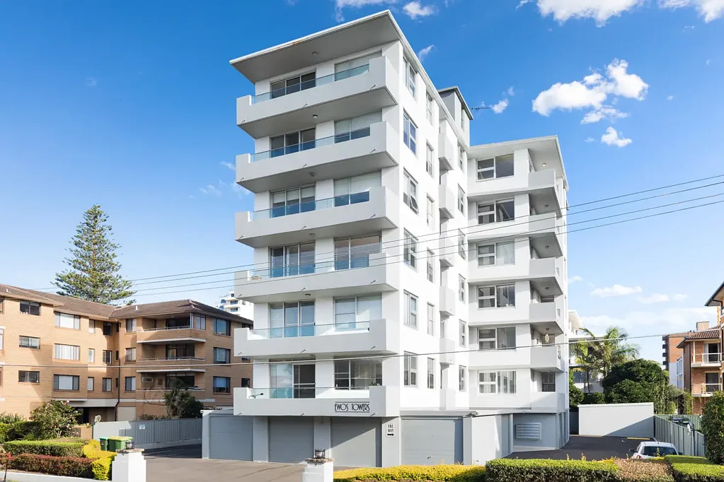 PRIME LOCATION - LIFT ACCCESS - NORTH EAST ASPECT