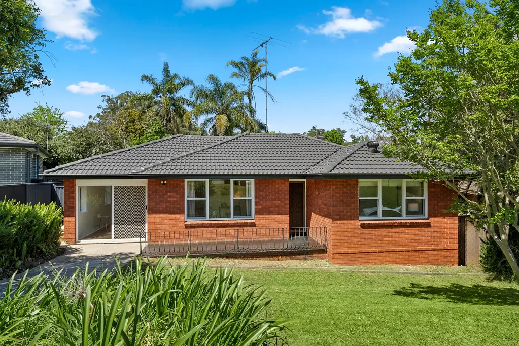 Castle Hill 4 Slaapkamer Beautiful family home on a peaceful family friendly street !