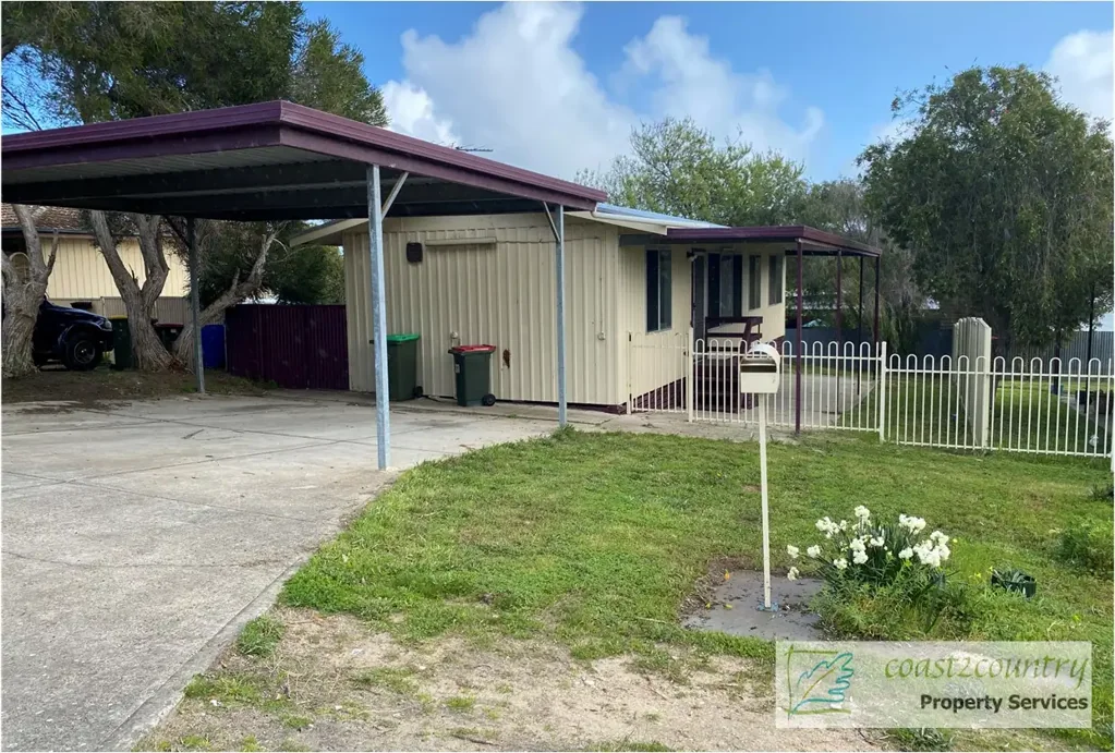 Meningie 6房  RARE OPPORTUNITY – TWO HOMES, ONE INVESTMENT!