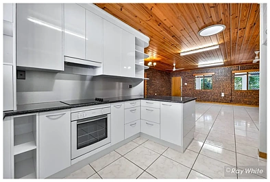 12 Jeffries Street, The Range, QLD 4700, 4 રૂમ, 2 બાથરૂમ, House