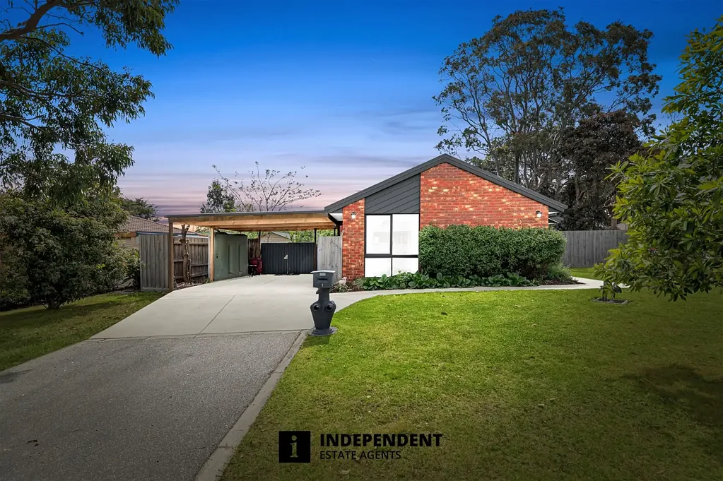 1 Kara Walk, Cranbourne, VIC 3977