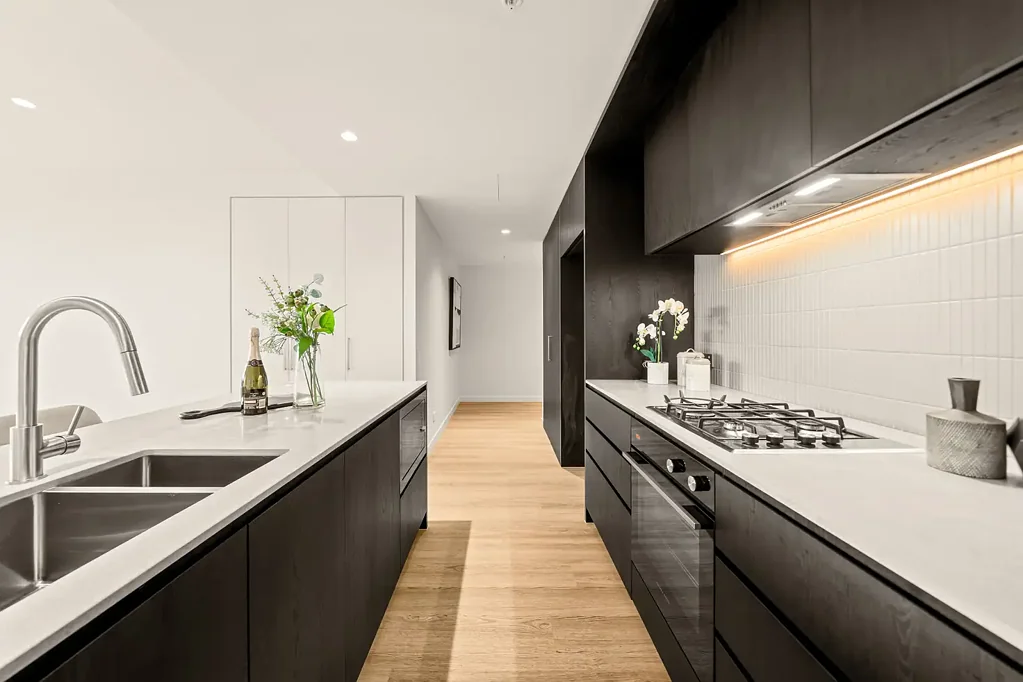Toowong 2બેડરૂમ Sophisticated Apartment Living with Rooftop Pool & Panoramic River Views