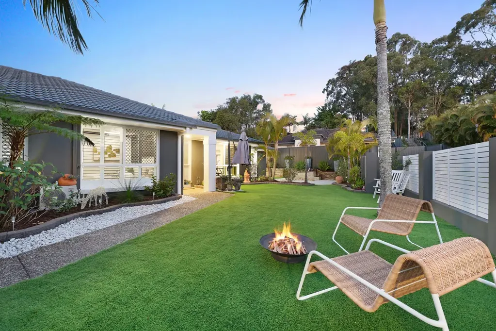 Varsity Lakes 4房  Entertainer’s Haven on 586m² with Pool
