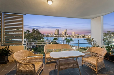 Wentworth Point 3Habitaciones Sunlit with Bay views and Peaceful Appeal