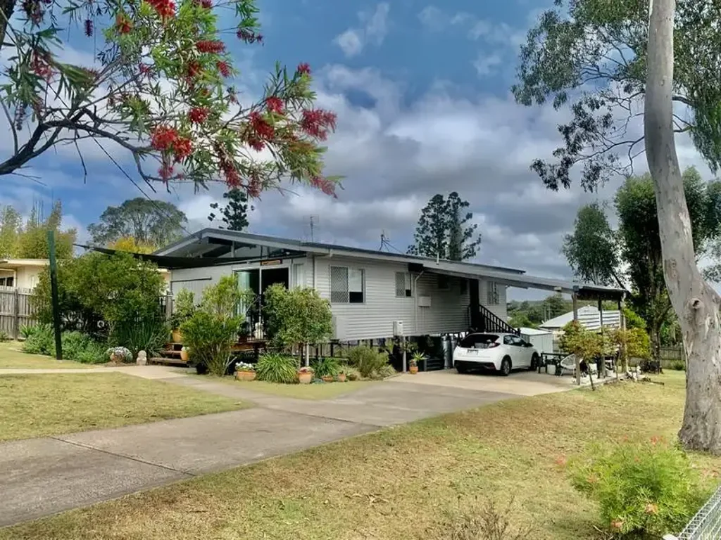 Spacious Family Home on 1,018m² in Nanango