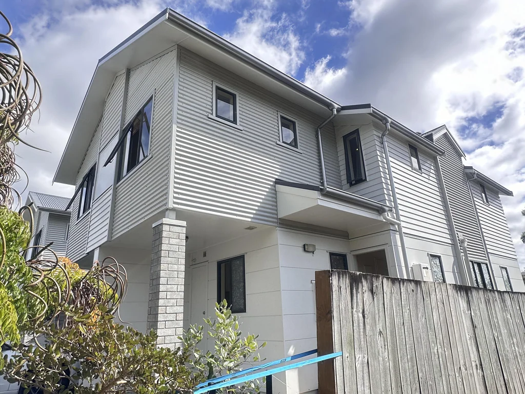 Three bedroom Townhouse in Albany