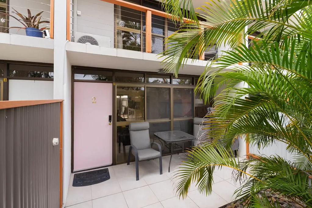 Wandal 2 Bedroom Modern Two-Level Townhouse in the Heart of Wandal