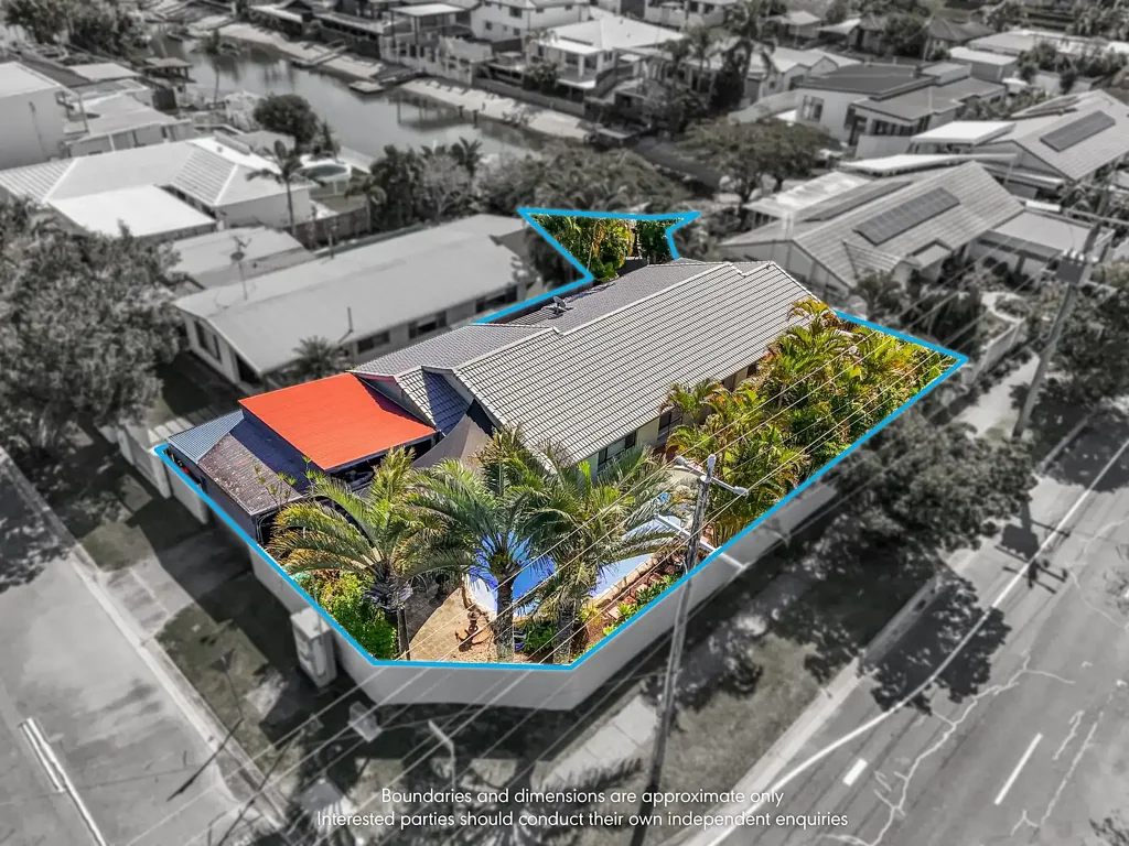 Broadbeach Waters 4 Bedroom Corner Position, Right Location