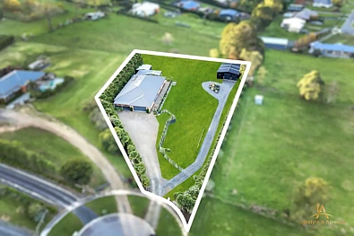 Drouin 4chambre Grand Family Lifestyle on 4,120m² with Premium Shed, Wired 3-Phase Power & Exceptional Energy Efficiency