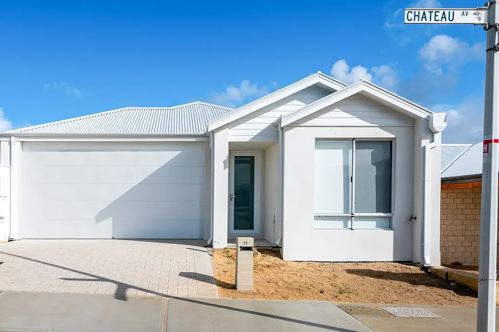 Modern Comfort & Style: The Perfect Family Haven